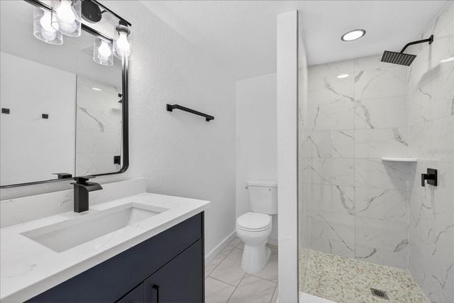 7806 N JAMAICA STREET, Tampa, FL 33614