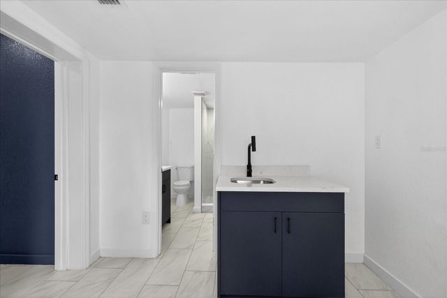 7806 N JAMAICA STREET, Tampa, FL 33614