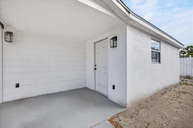 7806 N JAMAICA STREET, Tampa, FL 33614