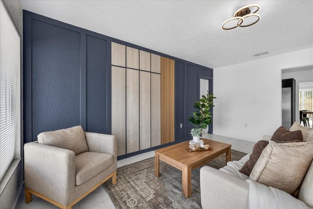 7806 N JAMAICA STREET, Tampa, FL 33614