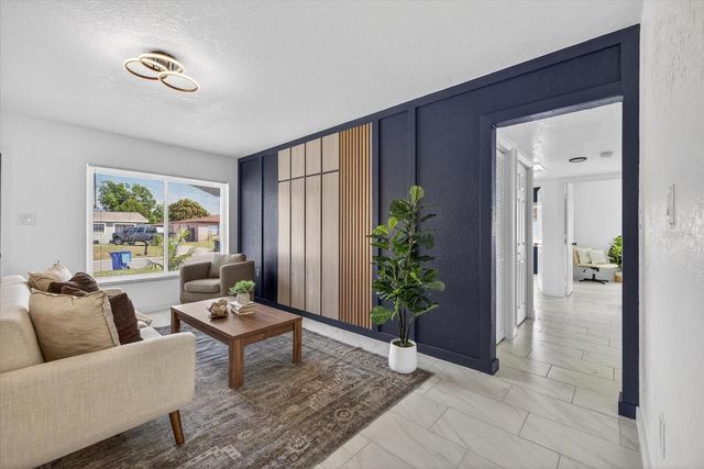 7806 N JAMAICA STREET, Tampa, FL 33614