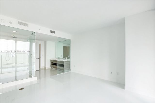 650 NE 32th St 706, Miami, FL 33137