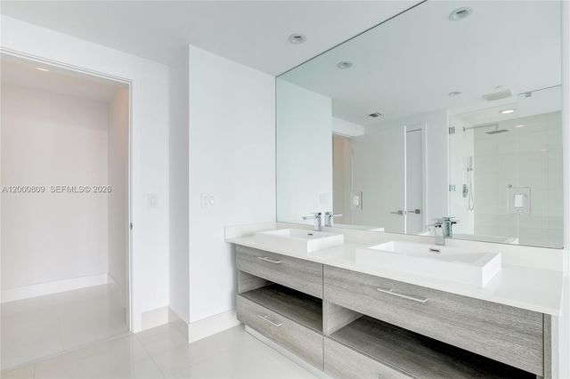 650 NE 32th St 706, Miami, FL 33137