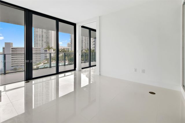 650 NE 32th St 706, Miami, FL 33137