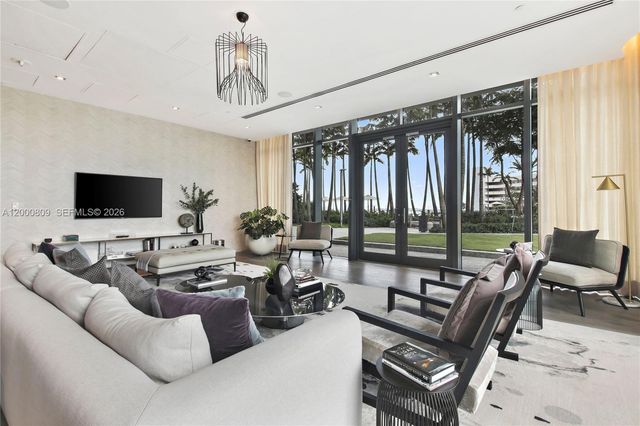 650 NE 32th St 706, Miami, FL 33137