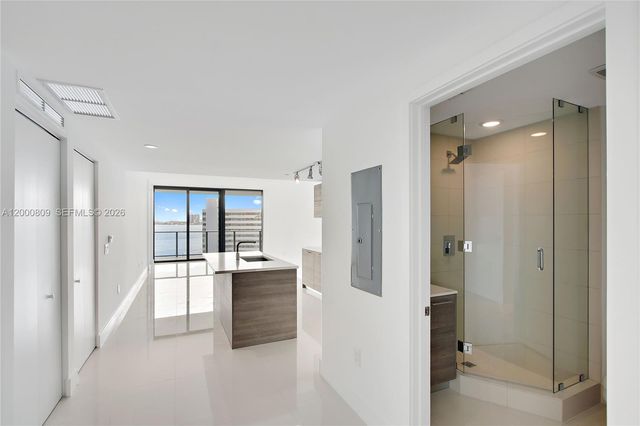 650 NE 32th St 706, Miami, FL 33137