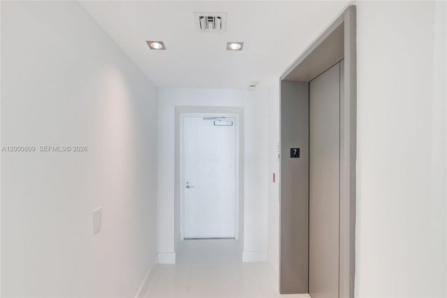 650 NE 32th St 706, Miami, FL 33137