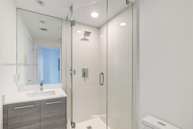 650 NE 32th St 706, Miami, FL 33137