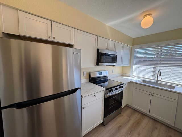 813 S Casitas Drive Apt C, Tempe, AZ 85281