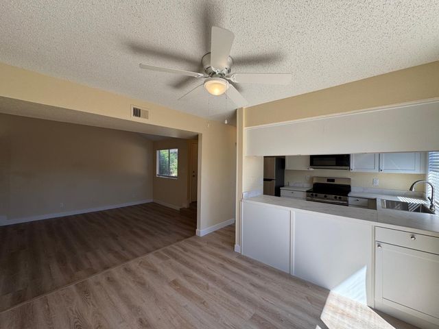 813 S Casitas Drive Apt C, Tempe, AZ 85281