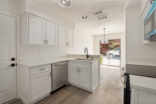 2100 Mistymeadow Court, Carrollton, TX 75006