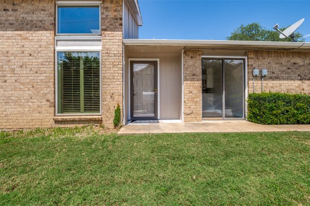 2100 Mistymeadow Court, Carrollton, TX 75006