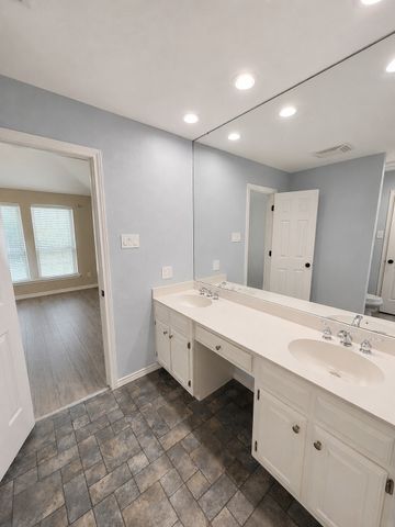 2806 Laurel Oaks Drive, Garland, TX 75044