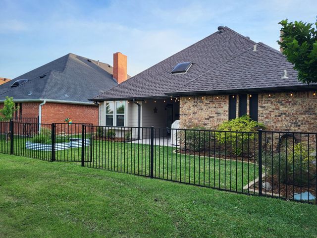 2806 Laurel Oaks Drive, Garland, TX 75044