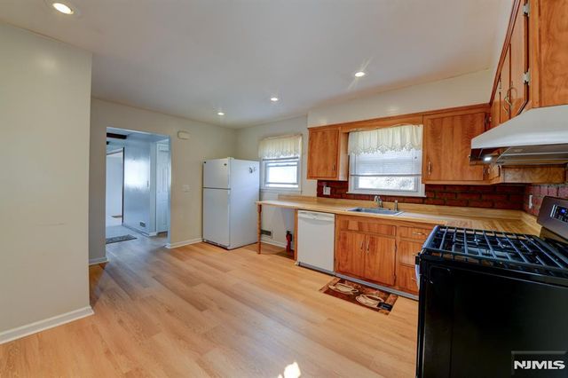 149 Charles Street, Secaucus, NJ 07094