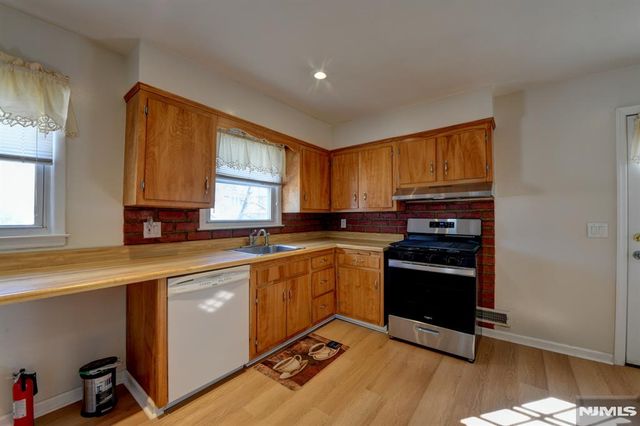 149 Charles Street, Secaucus, NJ 07094