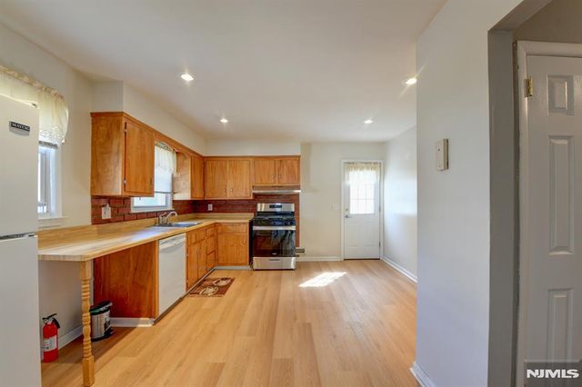 149 Charles Street, Secaucus, NJ 07094