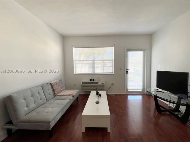 450 77th St 6, Miami Beach, FL 33141