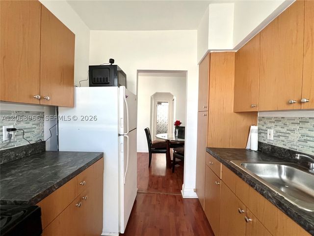 450 77th St 6, Miami Beach, FL 33141