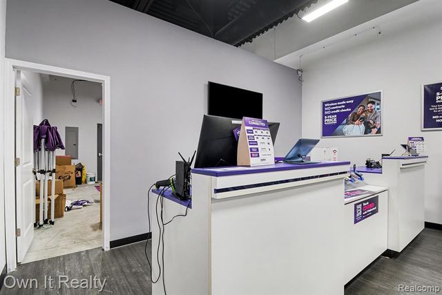 18950 Ford Road, Detroit, MI 48228