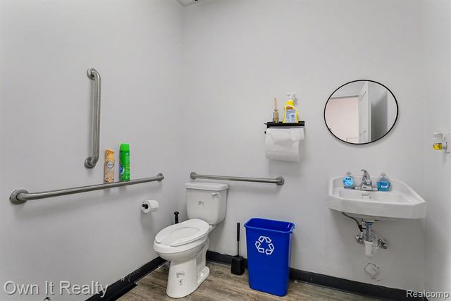 18950 Ford Road, Detroit, MI 48228