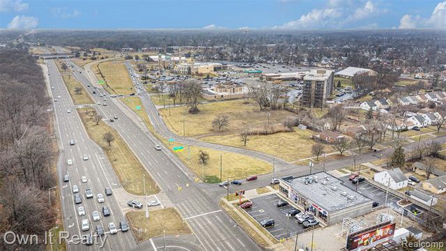 18950 Ford Road, Detroit, MI 48228