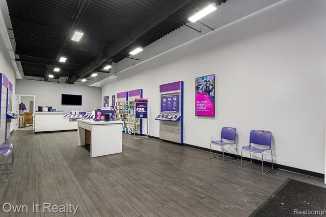 18950 Ford Road, Detroit, MI 48228