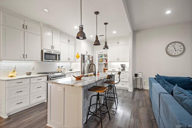 2017 KAYSEN LN, Hensley, AR 72065