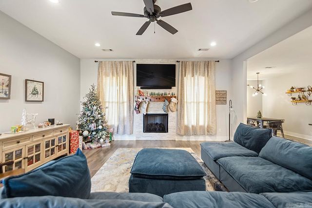 2017 KAYSEN LN, Hensley, AR 72065