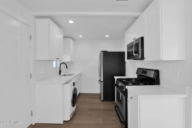 315 E Carol Avenue, Phoenix, AZ 85020