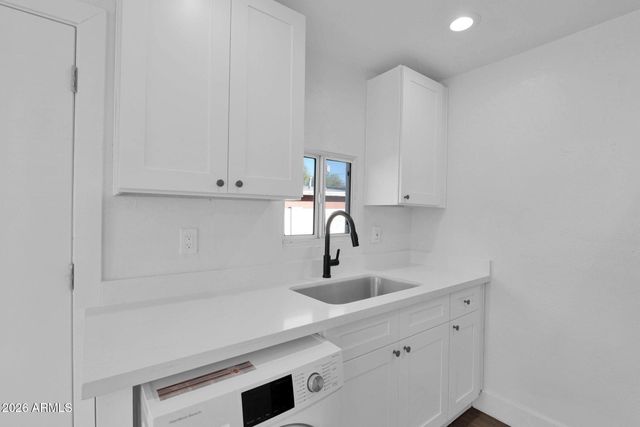 315 E Carol Avenue, Phoenix, AZ 85020