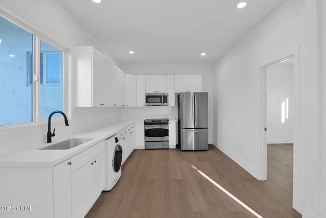 315 E Carol Avenue, Phoenix, AZ 85020