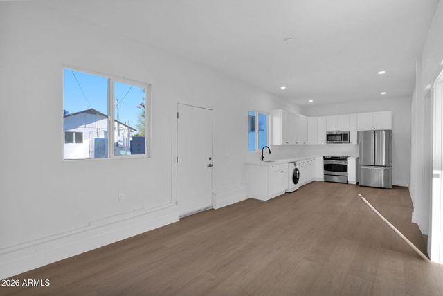 315 E Carol Avenue, Phoenix, AZ 85020