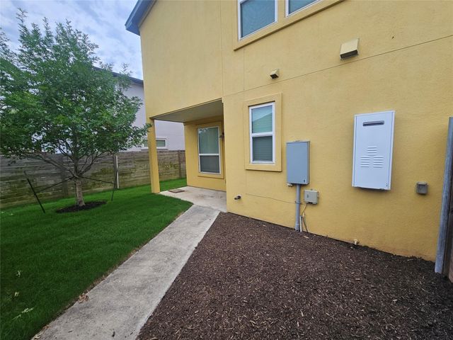 8721 Whitter DR B, Austin, TX 78747