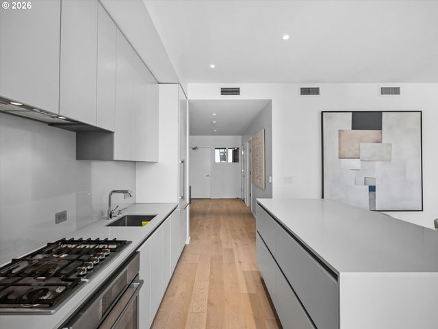 1150 Nw QUIMBY St 326, Portland, OR 97209