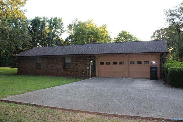 51 Spring Valley Trail, Hartselle, AL 35640