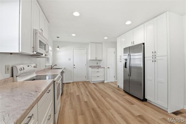 613 Jasmin Drive, Kirkwood, MO 63122