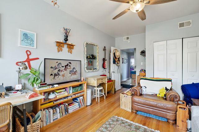 4006 W Nelson Street 6B, Chicago, IL 60641