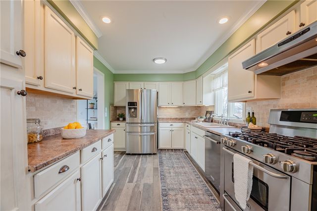 896 Plank Road, Penfield, NY 14526