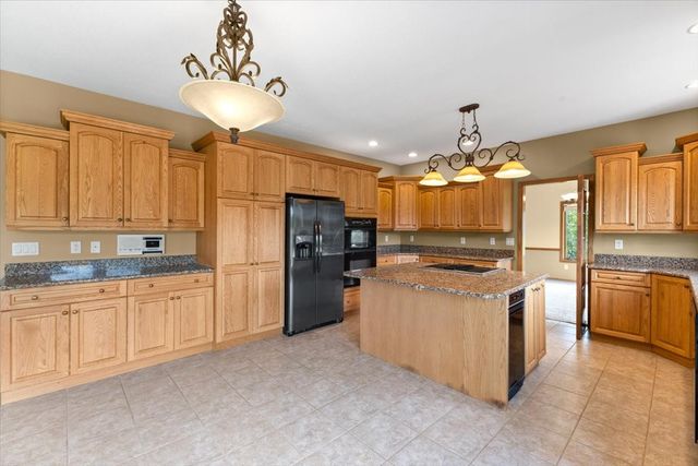 704 SW Coventry Circle, Ankeny, IA 50023