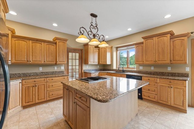 704 SW Coventry Circle, Ankeny, IA 50023