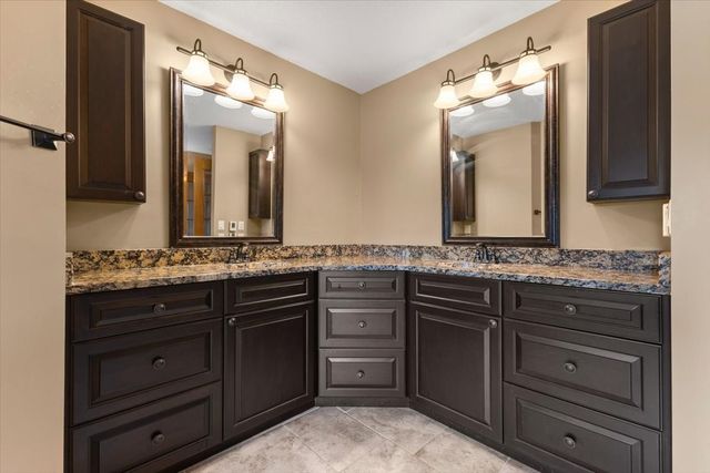 704 SW Coventry Circle, Ankeny, IA 50023