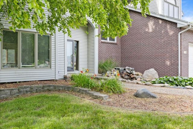 704 SW Coventry Circle, Ankeny, IA 50023