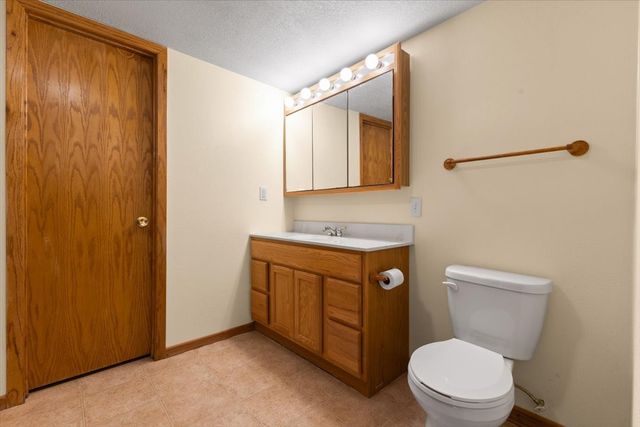 704 SW Coventry Circle, Ankeny, IA 50023