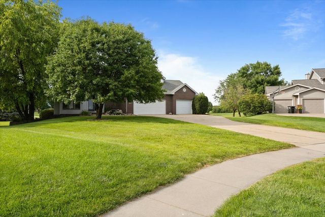 704 SW Coventry Circle, Ankeny, IA 50023