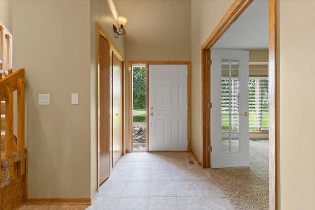 704 SW Coventry Circle, Ankeny, IA 50023