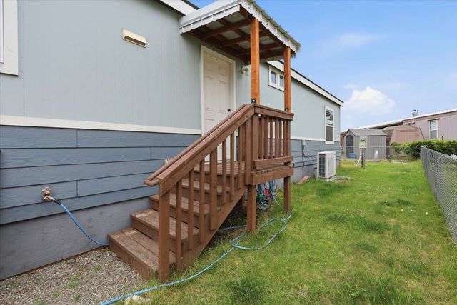 21725 E Wellesley Ave, Otis Orchards, WA 99027