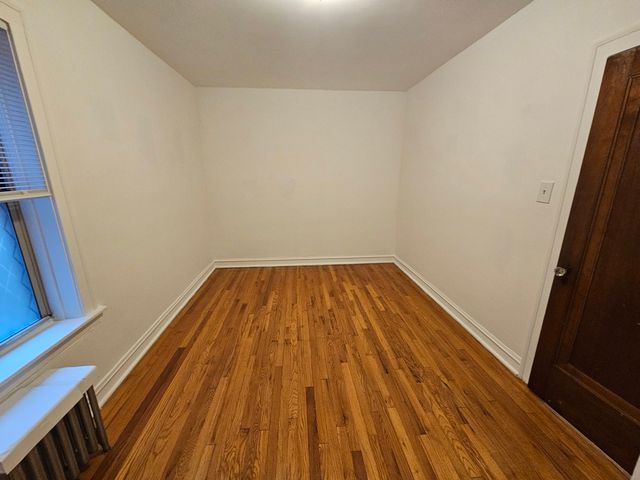 2456 W Catalpa Avenue 2, Chicago, IL 60625
