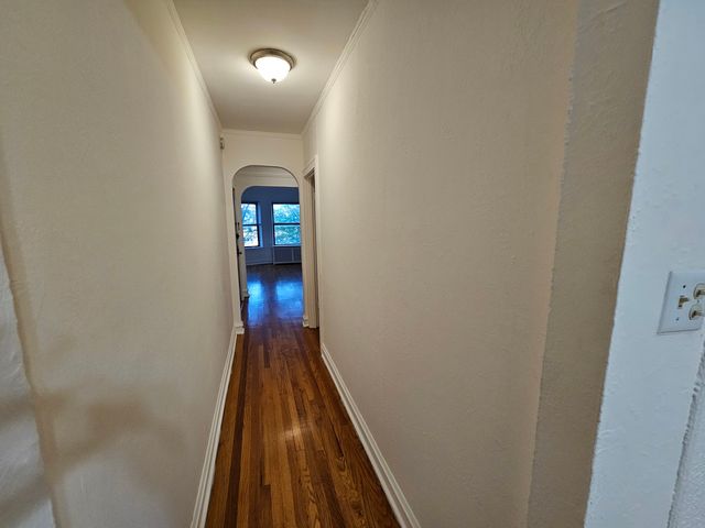 2456 W Catalpa Avenue 2, Chicago, IL 60625