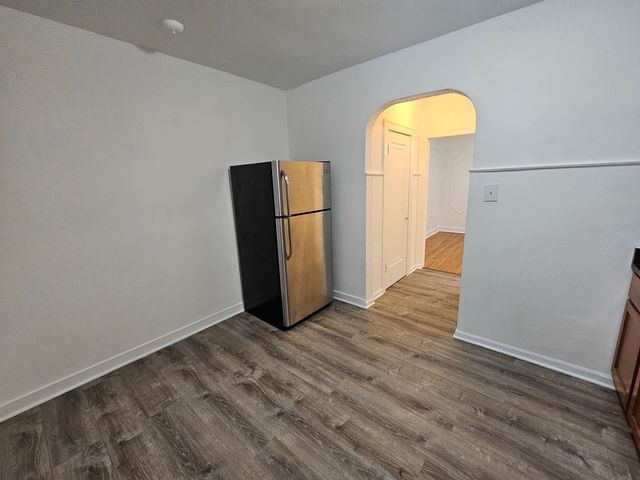2456 W Catalpa Avenue 2, Chicago, IL 60625